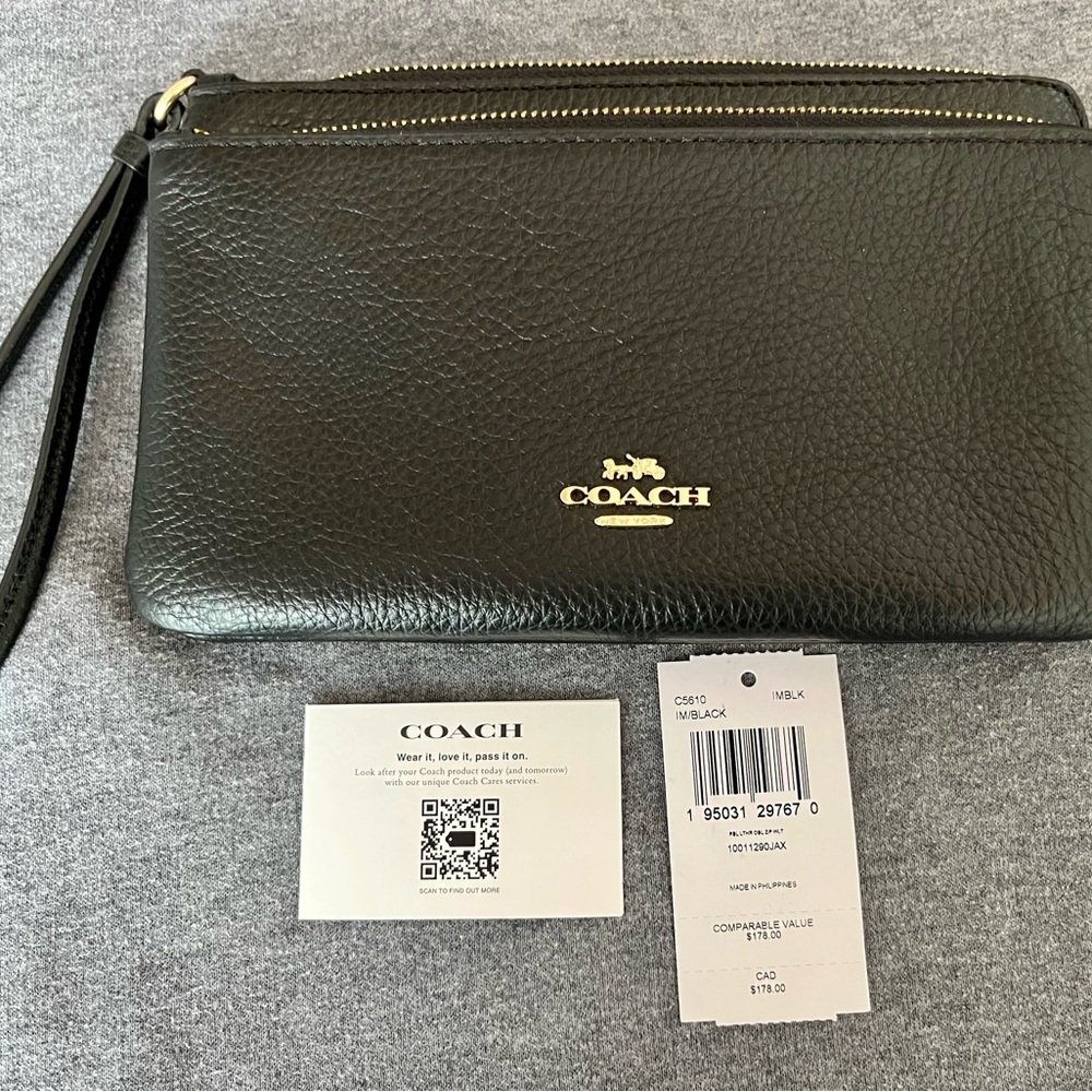 COACH Large Zip Wallet Wristlet Black